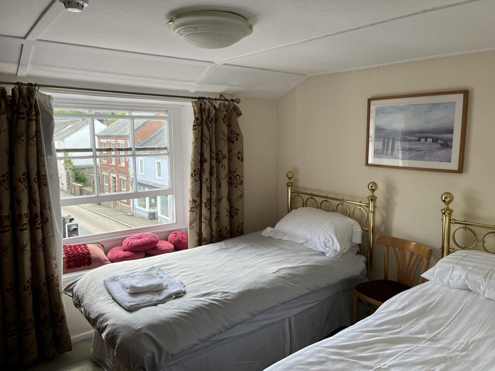 King'S Arms Hotell Lostwithiel Rum bild